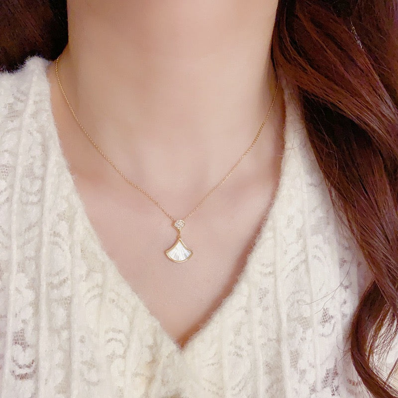 Fan-Shaped Mother-of-Pearl Pendant Necklace